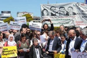 Akademisyenlere Başkonsoloslardan destek