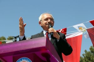 Kılı&ccedil;daroğlu'ndan Davutoğlu'na dokunulmazlık eleştirisi