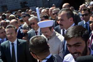 Diyanet İşleri Başkanı'ndan K&uuml;rt&ccedil;e dua
