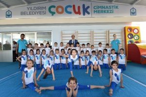 Bursalı &ccedil;ocukların 23 Nisan hediyesi Yıldırım'dan