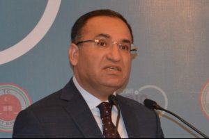 Bakan Bozdağ'dan yurt dışındaki Sivas davası sanıkları a&ccedil;ıklaması