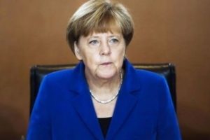 Merkel mizah&ccedil;ı B&ouml;hmermann a&ccedil;ıklamasından pişman