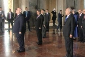 Devlet erkanı Anıtkabir'de
