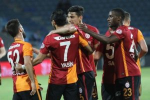 Galatasaraylı futbolculara &Ouml;zbek'ten prim m&uuml;jdesi