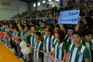 Bursaspor, 23 Nisan &Ccedil;ocuk Bayramı'nı kutladı