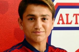 Fenerbah&ccedil;e'den yıldız adayına teklif!