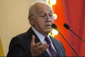 Duygun Yarsuvat, Dursun &Ouml;zbek ve y&ouml;netimini topa tuttu