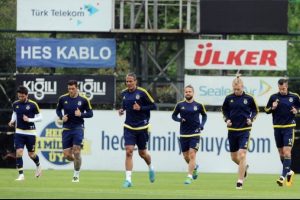 Fenerbah&ccedil;e, Trabzonspor karşılaşmasının hazırlıklarını tamamladı