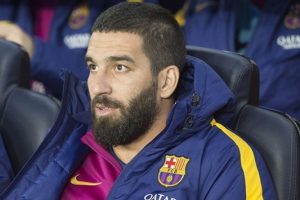 Arda Turan ile takip&ccedil;isi arasında ilgin&ccedil; bir diyalog yaşandı