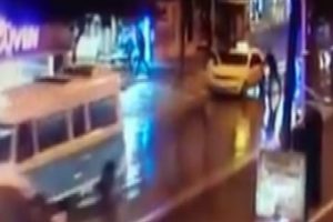 Taksici &ouml;l&uuml;me kapı a&ccedil;tı