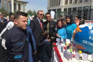 Bursa'dan K&uuml;lliyeye d&uuml;nya pastası