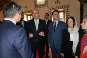 Numan Kurtulmuş Kosova'da cami a&ccedil;ılışı yaptı