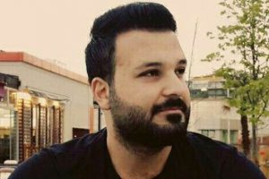 Halı sahada kalp krizi ge&ccedil;iren gen&ccedil; &ouml;ld&uuml;