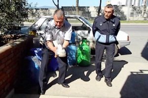 Bursa'da esnaf yaralı martıya sahip &ccedil;ıktı