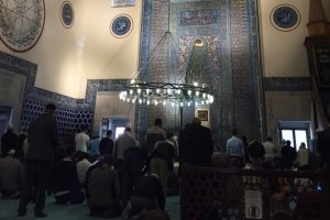 Bursa'nın sembollerinden Yeşil Cami'de hatadan vazge&ccedil;ildi!