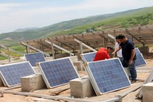 Faturayı y&uuml;ksek bulan &ccedil;ift&ccedil;i elektrik &uuml;retmeye başladı