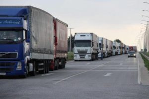 Kapıkule'de 12 kilometre TIR kuyruğu