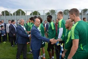 M&uuml;ezzinoğlu'ndan Bursaspor'a bağış