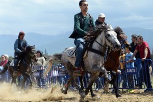 Bursa'da Rahvan at yarışları nefes kesti