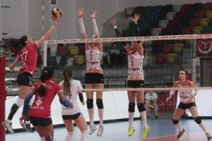 İlbank, İmperial Hastanesi İdmanocağı'nı 3-2 ile ge&ccedil;ti!