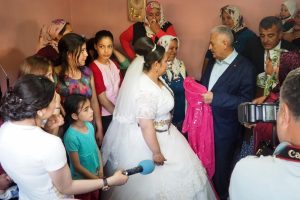 Bakan Yıldırım'dan damada 'itaat et', geline 'peki de' tavsiyesi