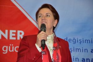 Akşener: T&uuml;rkiye'yi bayram sofrasına &ccedil;evireceğiz
