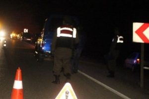K&uuml;tahya'da trafik kazası: 2 &ouml;l&uuml;, 3 yaralı