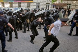 Yolsuzluk protestolarının yapıldığı Moldova'da gerginlik