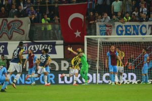 Trabzonspor 1 ma&ccedil; daha kaybederse en k&ouml;t&uuml; sezonunu tekrarlayacak