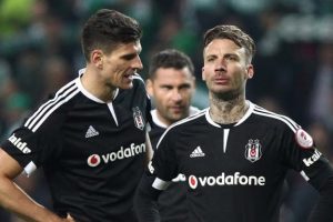 Beşiktaş'ta Delgado'nun ayrılık kararı aldığı &ouml;ne s&uuml;r&uuml;ld&uuml;