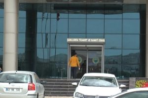 Şanlıurfa'da FET&Ouml; operasyonu: 32 g&ouml;zaltı