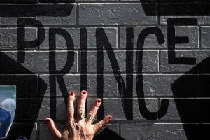 Flaş iddia: Prince &ouml;lmeden &ouml;nce 154 saat hi&ccedil; uyumadı
