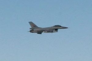 F16 'yanlışlıkla' kendi kontrol kulesini vurdu