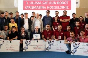 Karab&uuml;k &Uuml;niversitesi'nde robotlar yarıştı