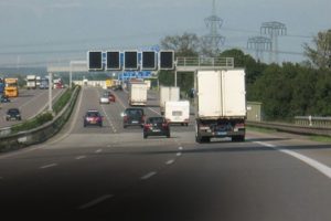 Almanya'da TIR soygunu! Şof&ouml;r uyuyunca 828 televizyon &ccedil;alındı