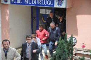 Trabzon'da hakem d&ouml;ven gen&ccedil; taraftar Adliye'ye g&ouml;nderildi