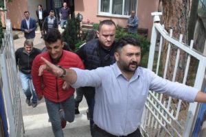 Hakeme saldıran taraftar tutuksuz yargılanmak &uuml;zere serbest bırakıldı