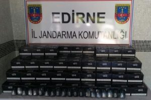 Keşan'da ka&ccedil;ak 3 bin elektronik sigara ele ge&ccedil;irildi