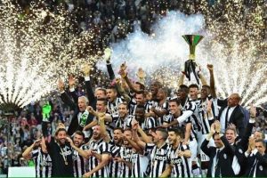 Roma, Napoli'yi 1-0 yenerek Juventus'u şampiyon yaptı