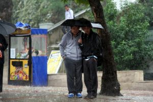 Bursa'da bug&uuml;ne dikkat! Kuvvetli g&ouml;kg&uuml;r&uuml;lt&uuml;l&uuml; sağanak yağış kapıda