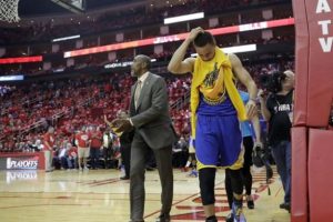 Curry'den Warriors'a k&ouml;t&uuml; haber!