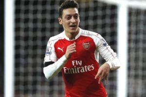 Mesut &Ouml;zil, Premier Lig'in en &ccedil;ok goll&uuml;k pas atan oyuncusu oldu