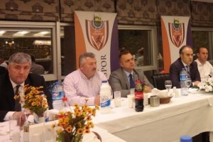 İneg&ouml;l Belediyespor'dan veda yemeği