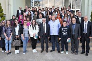 Bursa Uludağ &Uuml;niversitesi G&uuml;m&uuml;lcineli lise &ouml;ğrencilerini ağırladı
