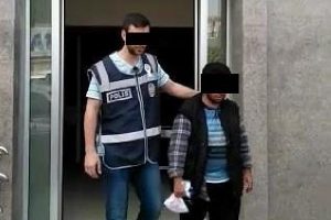 Camiden hırsızlık ş&uuml;phelisi tutuklandı