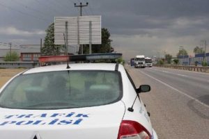 Radar tespit cihazı bulunduran s&uuml;r&uuml;c&uuml;ye 1800 TL ceza