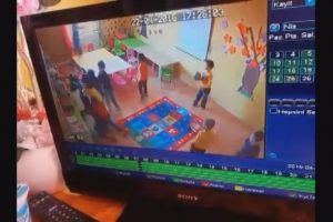 Anaokulunda t&uuml;yler &uuml;rperten g&ouml;r&uuml;nt&uuml;