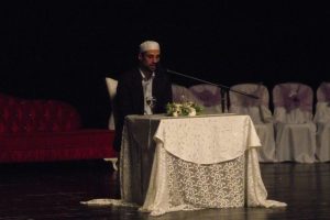 Bursa'da gen&ccedil; hafızlar ta&ccedil;landı