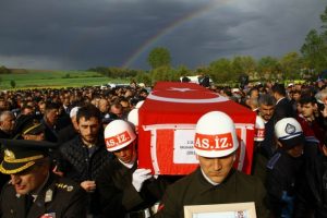 Şehidin son vasiyeti T&uuml;rk Bayrağı oldu...