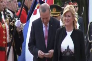 Erdoğan son anda cebindeki notu &ccedil;ıkardı ve...